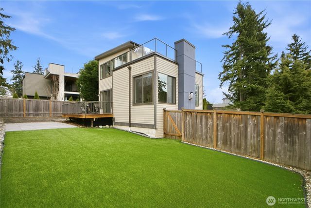 11422 NE 92nd Street, Kirkland, WA 98033