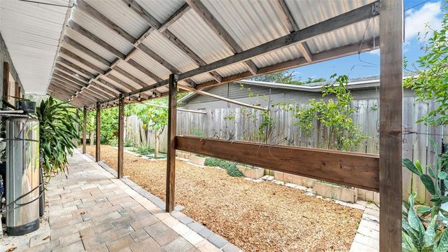 1624 HUMMINGBIRD LANE, Lakeland, FL 33801