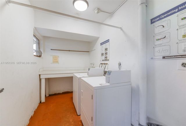 3071 NW 47th Ter 321, Lauderdale Lakes, FL 33313