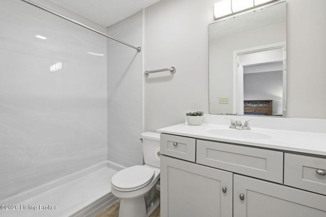 2738 Brownsboro Rd 1, Louisville, KY 40206