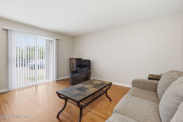 2738 Brownsboro Rd 1, Louisville, KY 40206