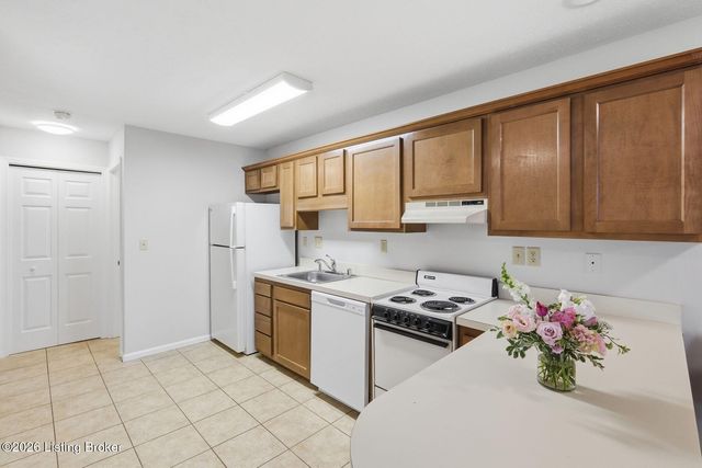 2738 Brownsboro Rd 1, Louisville, KY 40206