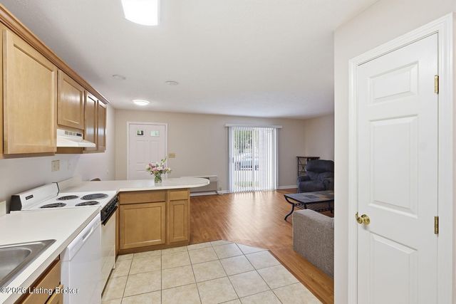2738 Brownsboro Rd 1, Louisville, KY 40206