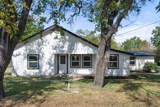 424 E 3rd Street, Blooming Grove, TX 76626