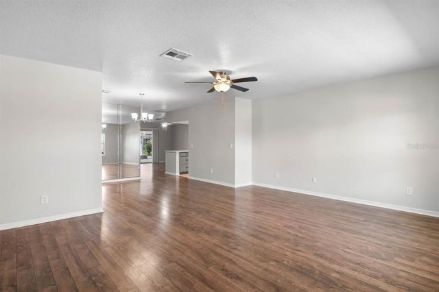 204 CACTUSFLOWER LANE, Sun City Center, FL 33573