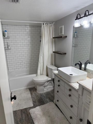 3823 N OAK DRIVE K11, Tampa, FL 33611