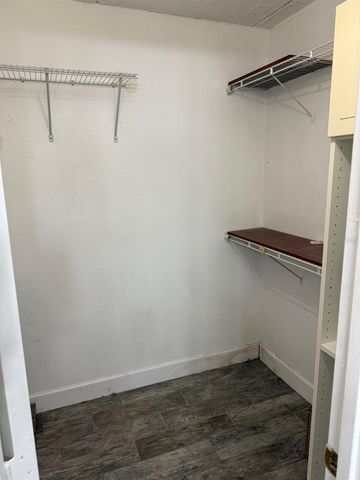 3823 N OAK DRIVE K11, Tampa, FL 33611