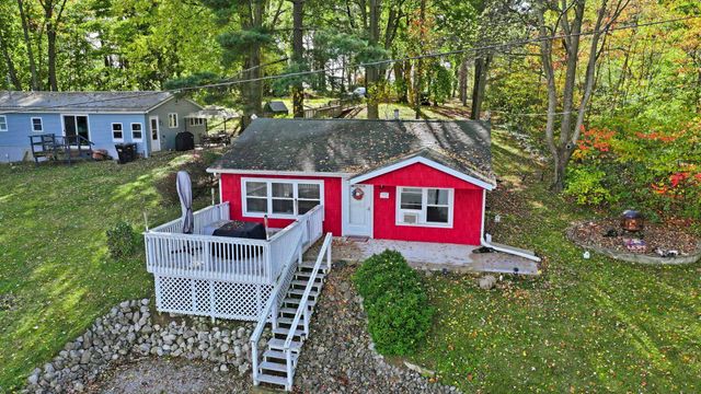 60 Lane 220A West Otter Lake, Angola, IN 46703