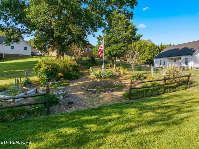 1404 Housley Drive, Athens, TN 37303