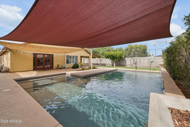 8846 W CAMPBELL Avenue, Phoenix, AZ 85037