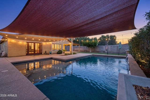 8846 W CAMPBELL Avenue, Phoenix, AZ 85037
