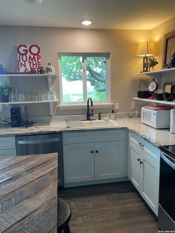 3145 Westview, Canyon Lake, TX 78133