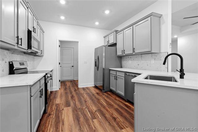 422 Pine Drive Circle, Henryville, IN 47126