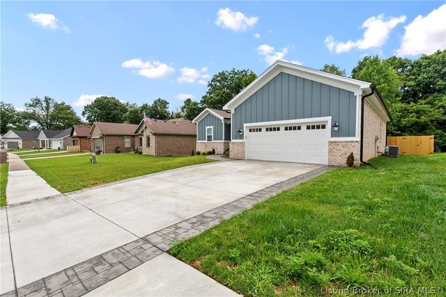 422 Pine Drive Circle, Henryville, IN 47126