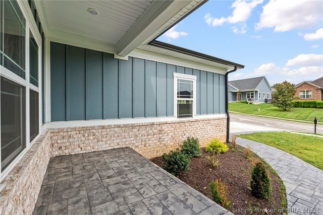 422 Pine Drive Circle, Henryville, IN 47126