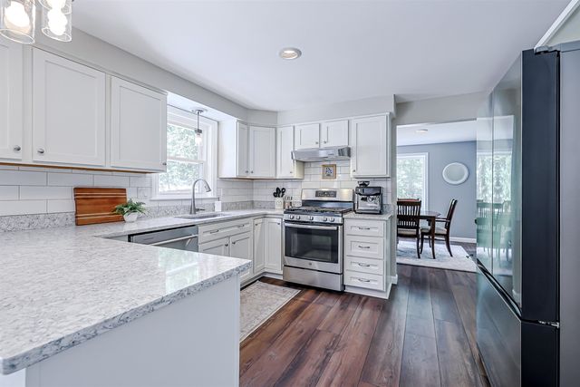 27 Marty Drive, Merrimack, NH 03054