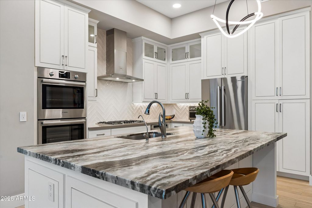 5250 E DEER VALLEY Drive 456, Phoenix, AZ 85054 — exterior
