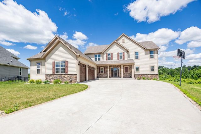 N88W18648 Duke COURT, Menomonee Falls, WI 53051