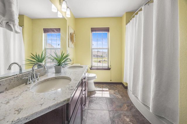 N88W18648 Duke COURT, Menomonee Falls, WI 53051