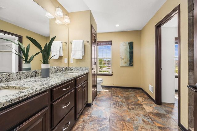 N88W18648 Duke COURT, Menomonee Falls, WI 53051