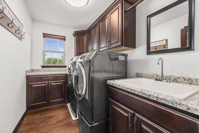 N88W18648 Duke COURT, Menomonee Falls, WI 53051