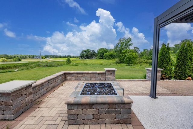 N88W18648 Duke COURT, Menomonee Falls, WI 53051