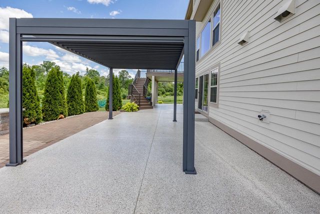 N88W18648 Duke COURT, Menomonee Falls, WI 53051