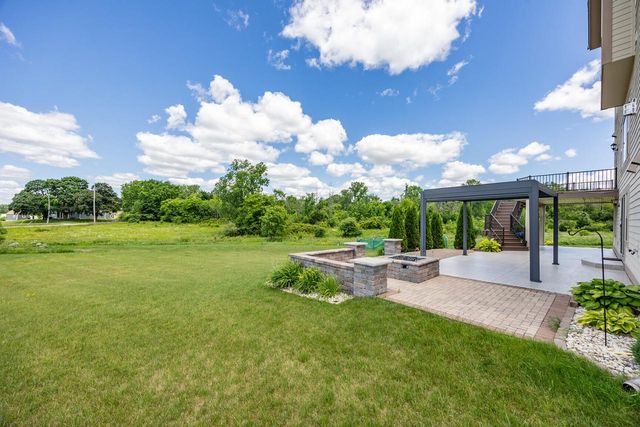 N88W18648 Duke COURT, Menomonee Falls, WI 53051