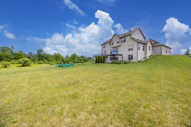 N88W18648 Duke COURT, Menomonee Falls, WI 53051
