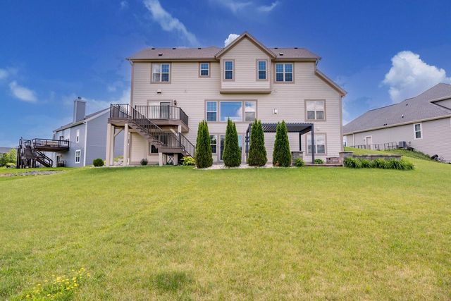 N88W18648 Duke COURT, Menomonee Falls, WI 53051