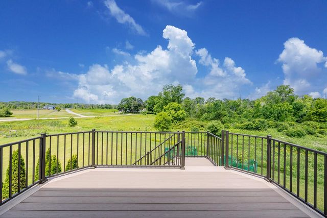 N88W18648 Duke COURT, Menomonee Falls, WI 53051