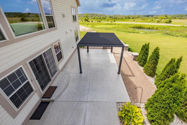 N88W18648 Duke COURT, Menomonee Falls, WI 53051
