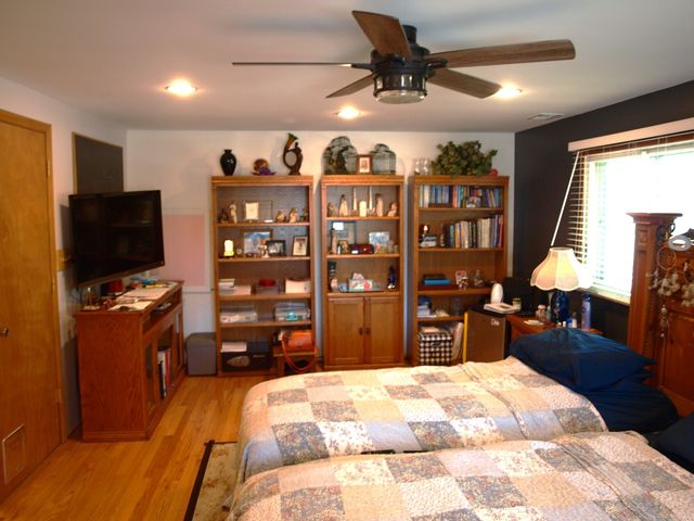 111 Magnolia Lane, Lindenhurst, IL 60046