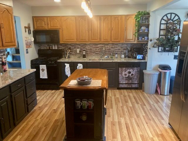 111 Magnolia Lane, Lindenhurst, IL 60046
