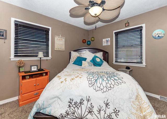 2630 35TH Avenue, Rock Island, IL 61201