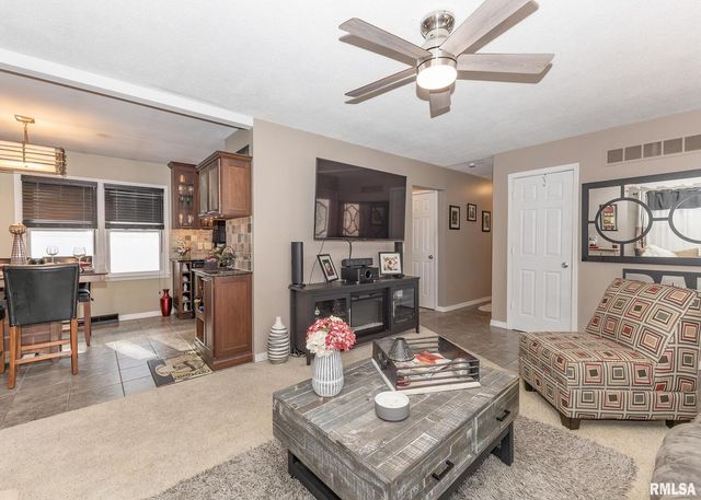 2630 35TH Avenue, Rock Island, IL 61201