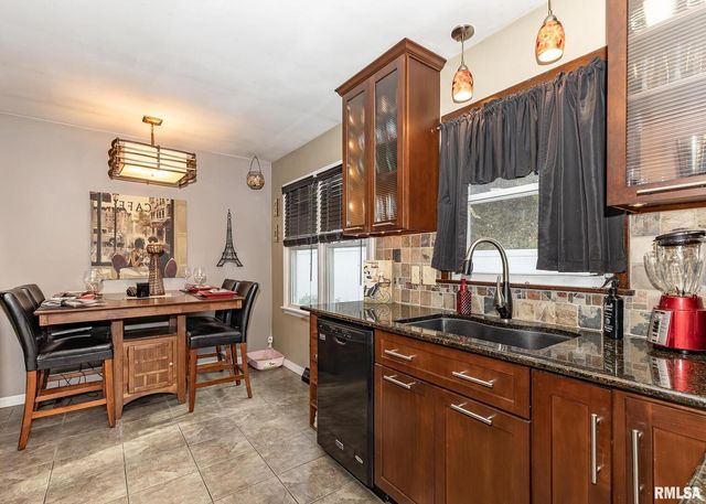 2630 35TH Avenue, Rock Island, IL 61201