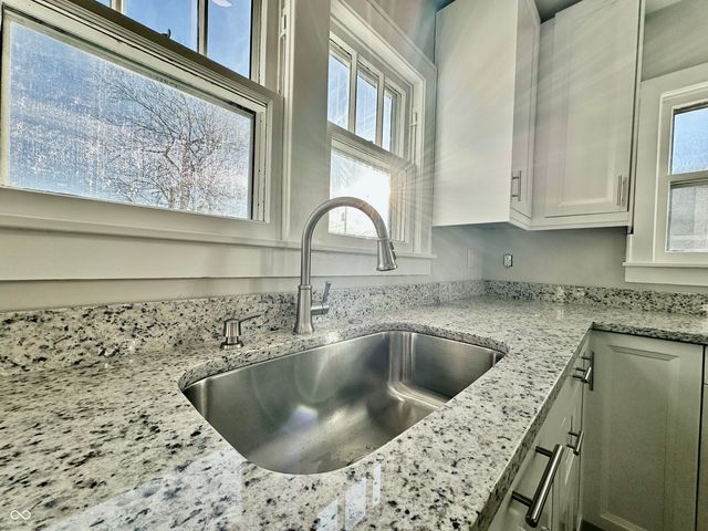 939 E York Street, Martinsville, IN 46151