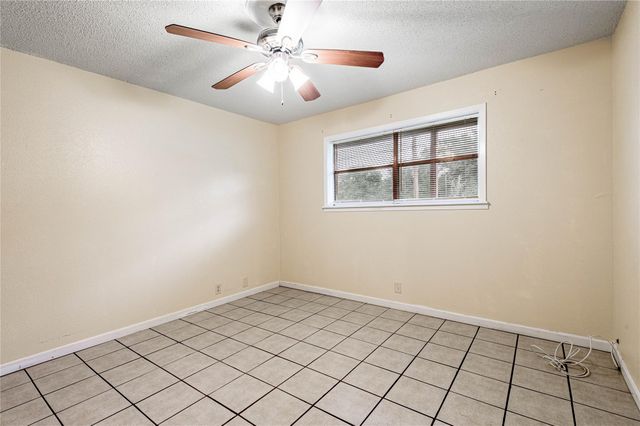 120 Mcadams Lane E, Huntsville, TX 77320