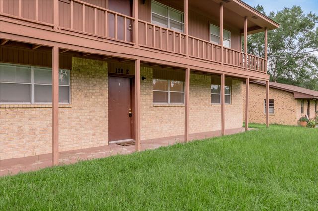 120 Mcadams Lane E, Huntsville, TX 77320