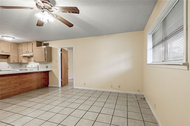 120 Mcadams Lane E, Huntsville, TX 77320