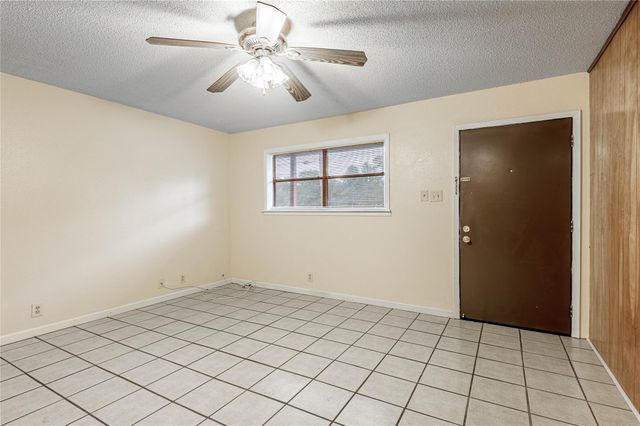 120 Mcadams Lane E, Huntsville, TX 77320