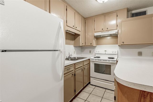 120 Mcadams Lane E, Huntsville, TX 77320