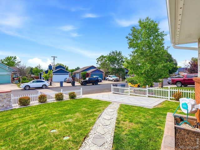 1864 Mount Sneffels Street, Longmont, CO 80504