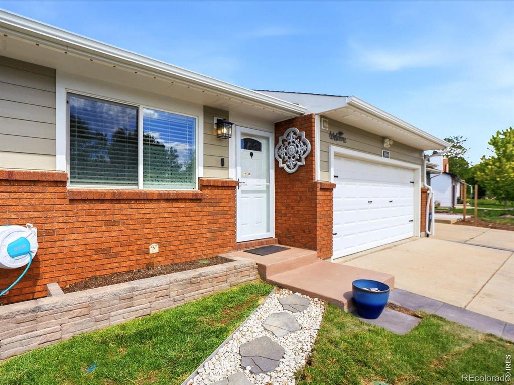 1864 Mount Sneffels Street, Longmont, CO 80504