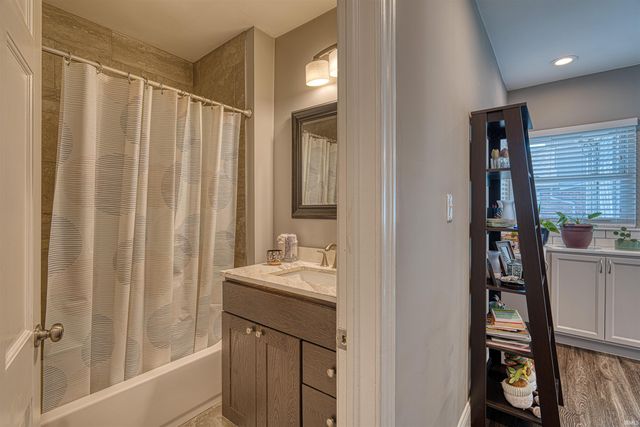 2313 E Chandler Avenue, Evansville, IN 47714