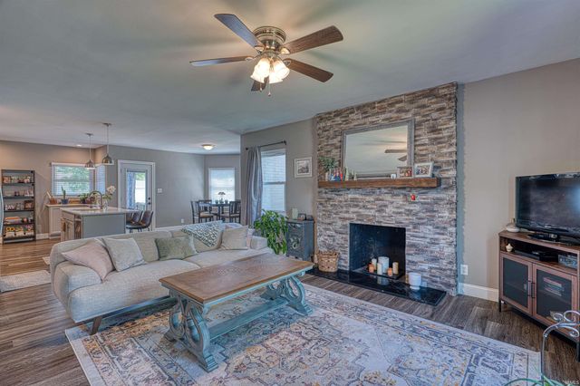 2313 E Chandler Avenue, Evansville, IN 47714
