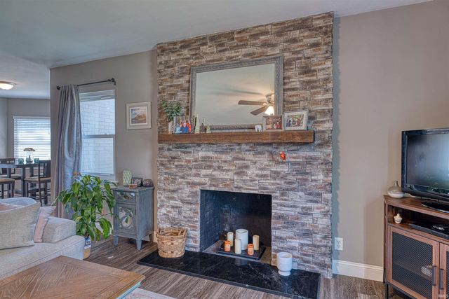 2313 E Chandler Avenue, Evansville, IN 47714