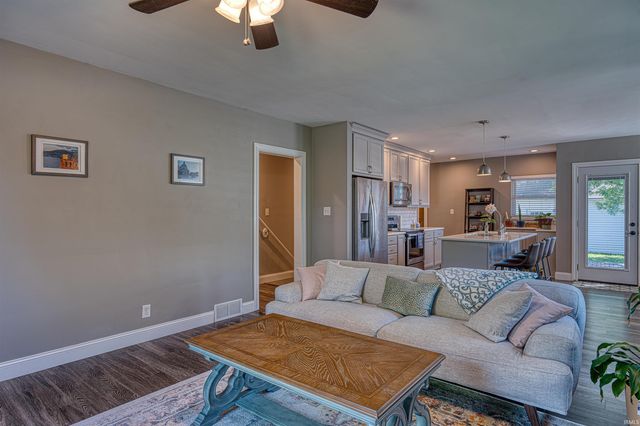2313 E Chandler Avenue, Evansville, IN 47714