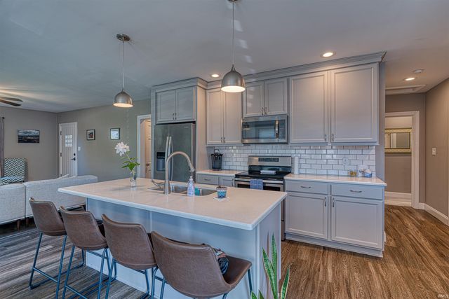 2313 E Chandler Avenue, Evansville, IN 47714